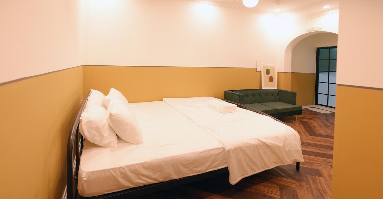 Chloe & Leo Boutique Homestay Hanoi Zewnętrze zdjęcie